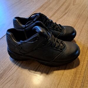 Women Black Athletic Shoes